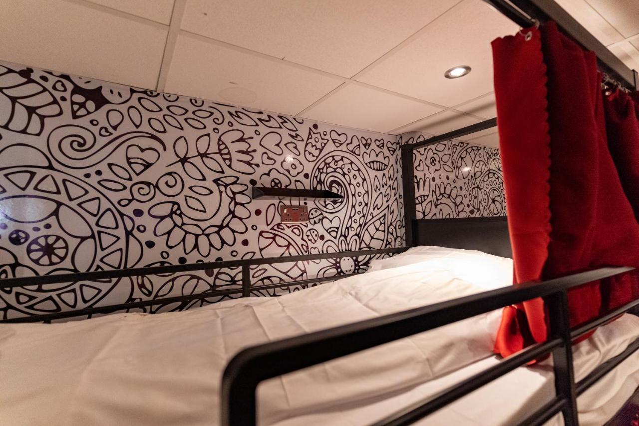 Hostelle - Women Only Hostel ロンドン エクステリア 写真