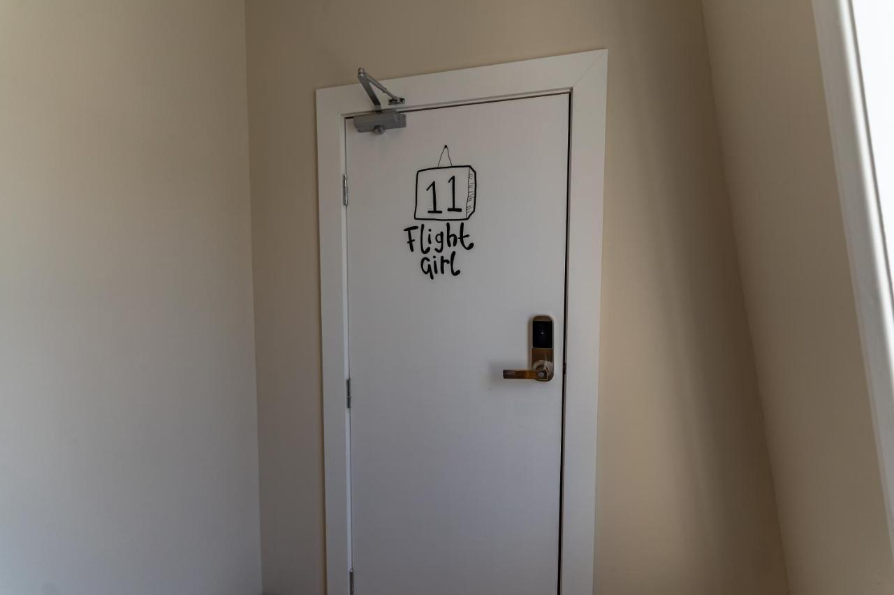 Hostelle - Women Only Hostel ロンドン エクステリア 写真