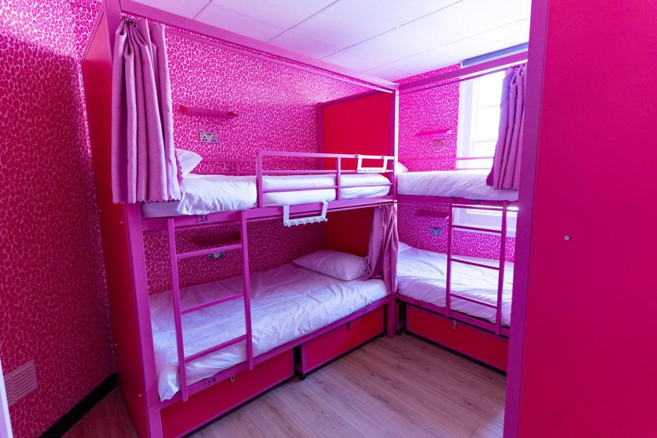 Hostelle - Women Only Hostel ロンドン エクステリア 写真